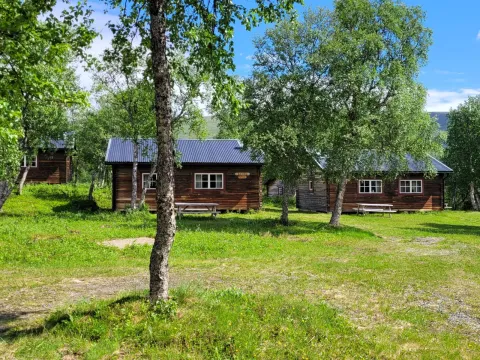 Anläggning i sommargrönska